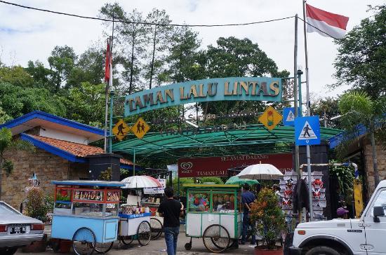 Taman Lalu Lintas Ade Irma Suryani Nasution
